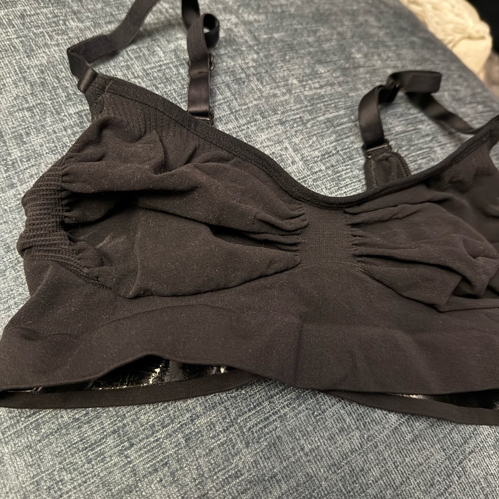 Skims Seamless Sculpting Bra - Picture 3 of 6